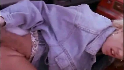 Пикантные кадры из порнофильма с групповухой