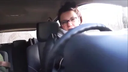 Толстые красотки дрочат возбужденные киски перед видео-регистратором