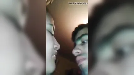 Возбужденная мусульманка делает минет другу семьи, пока пьяный муж спит под столом