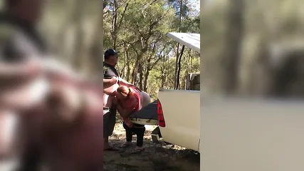 Жирная тетка с большой жопой ебется с любовником на природе и делает глубокий минет перед объективом