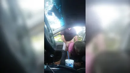 Замужняя любовница с мокрой пизденкой покорно стоит раком перед возбужденным другом семьи