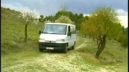 Девка кинула ухажера, пересев в машину другого мужика