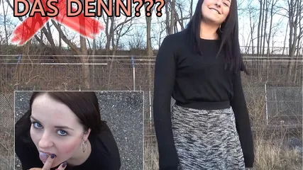 Поимел телочку на улице и кончил ей в ротик, а она всё проглотила