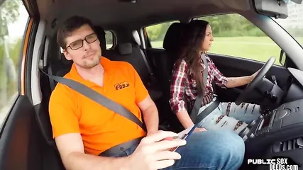 Чтобы получить права, пришлось удовлетворять инструктора