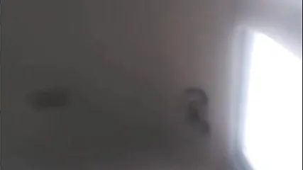 Мужичок в машине старательно делает супруге кунилингус и доводит до оргазма