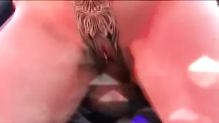 Поимел бабулю около красной машины и сперму ей в вагину спустил