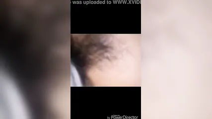 Азиатская пара трахается в машине в частном порно